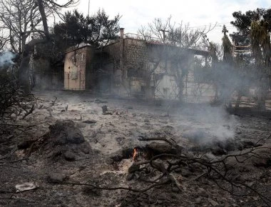 Κάτοικοι στο Μάτι κατά Ψινάκη: Κανένα έργο δεν έχει ολοκληρωθεί- Εγκατέλειψε τους πυροπαθείς στην τύχη τους  